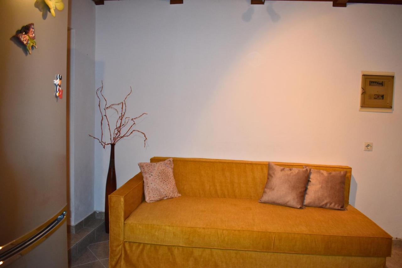Lila'S Guest House Mikros Prinos Экстерьер фото