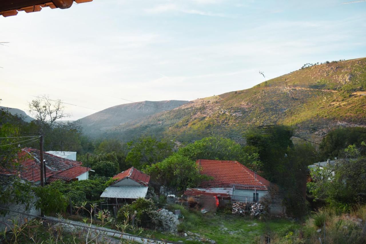 Lila'S Guest House Mikros Prinos Экстерьер фото